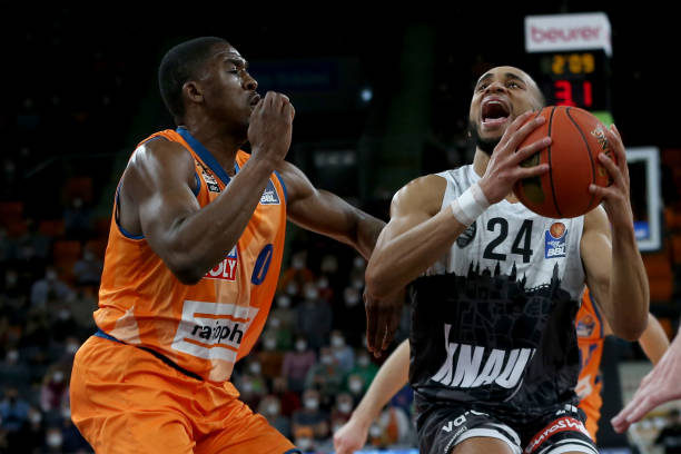 球员们不仅 球员们不仅