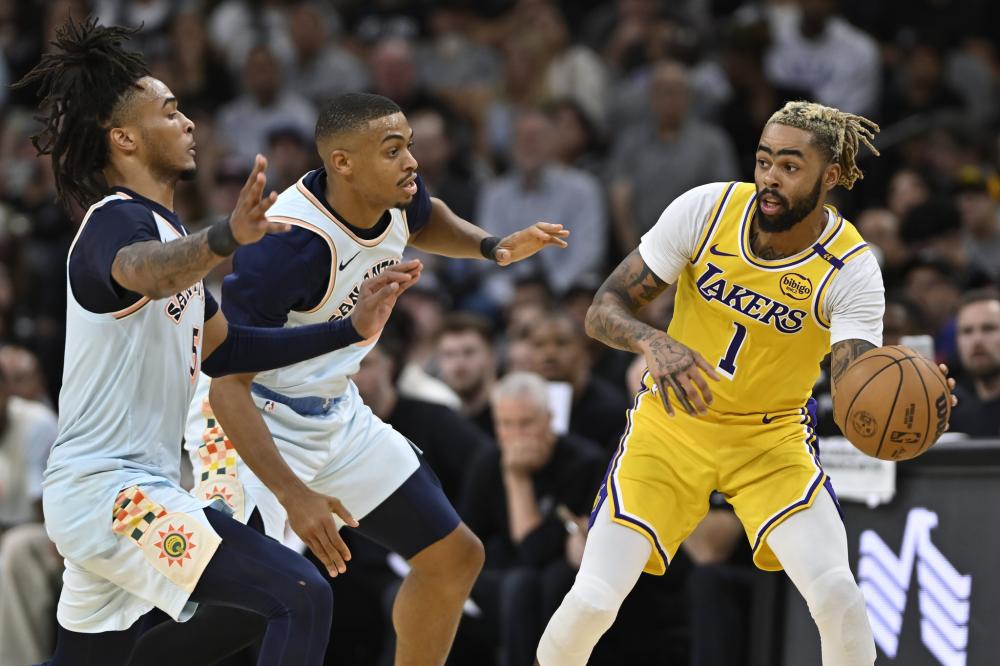 中裁判与球 中裁判与球