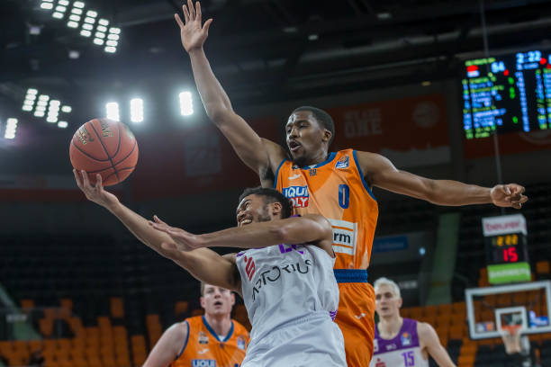 尤其是张伟 尤其是张伟